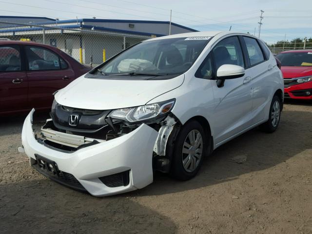 3HGGK5H50FM773385 - 2015 HONDA FIT LX WHITE photo 2