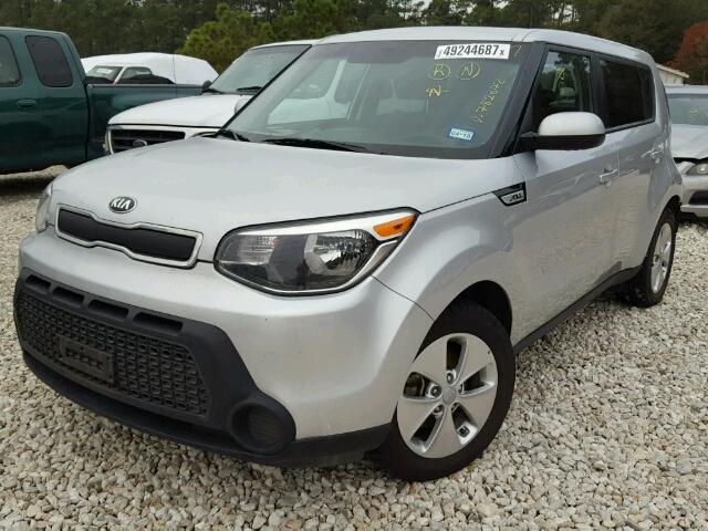 KNDJN2A29F7782672 - 2015 KIA SOUL SILVER photo 2