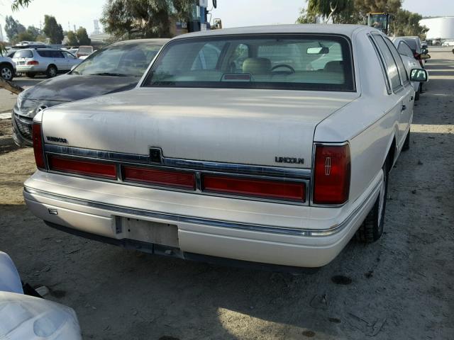 1LNLM83W0VY652749 - 1997 LINCOLN TOWN CAR C BEIGE photo 4