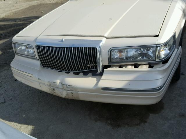 1LNLM83W0VY652749 - 1997 LINCOLN TOWN CAR C BEIGE photo 9