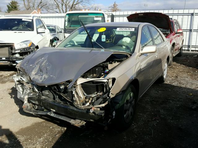 4T1BE32K24U829155 - 2004 TOYOTA CAMRY LE ბეჟი ფოტო 2