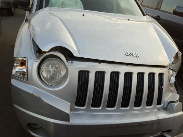 1J4FT47B89D140443 - 2009 JEEP COMPASS SP SILVER photo 7