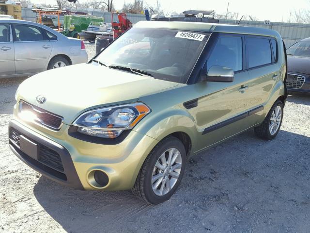 KNDJT2A65D7585939 - 2013 KIA SOUL + GREEN photo 2