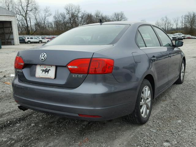 3VWDP7AJ5DM397380 - 2013 VOLKSWAGEN JETTA SE GRAY photo 4