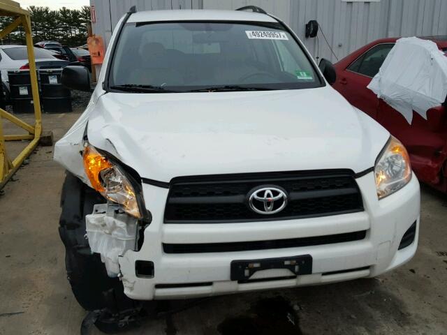 JTMBF33V99D016171 - 2009 TOYOTA RAV4 WHITE photo 9