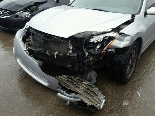 1N4AL2AP0AN501810 - 2010 NISSAN ALTIMA BAS SILVER photo 9