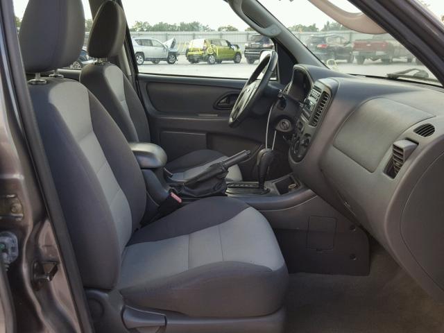 1FMYU02Z56KD18076 - 2006 FORD ESCAPE XLS GRAY photo 5