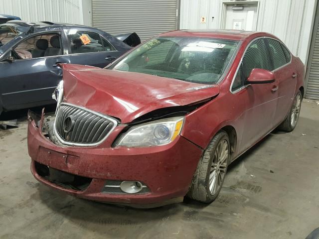 1G4PR5SK8D4172979 - 2013 BUICK VERANO CON MAROON photo 2