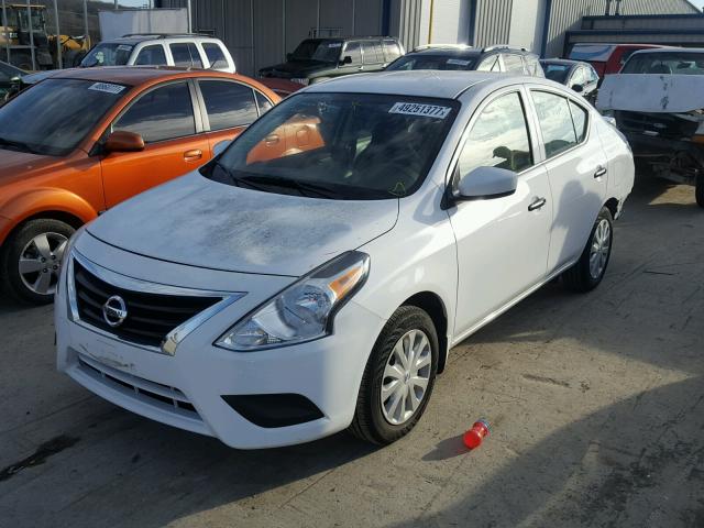 3N1CN7AP9HL850178 - 2017 NISSAN VERSA S WHITE photo 2