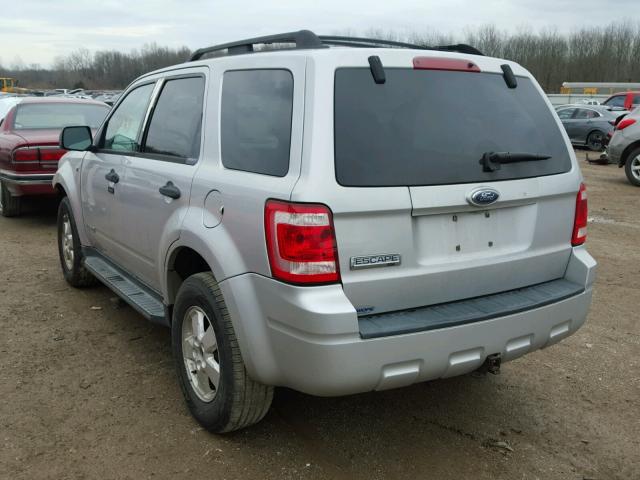 1FMCU03178KA14222 - 2008 FORD ESCAPE XLT SILVER photo 3