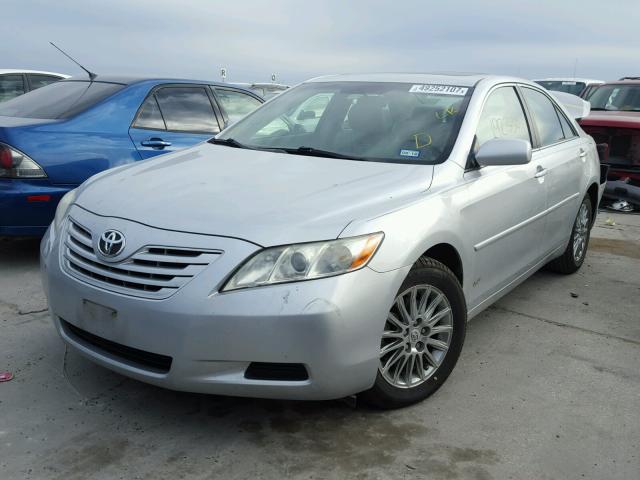 4T1BE46K57U121504 - 2007 TOYOTA CAMRY NEW SILVER photo 2