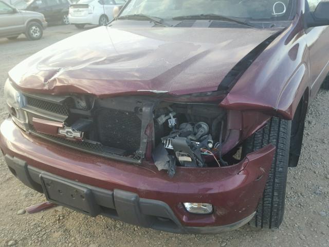 1GNET16S556145798 - 2005 CHEVROLET TRAILBLAZE MAROON photo 9