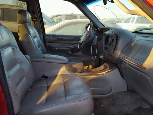 5LMRU27A8XLJ35573 - 1999 LINCOLN NAVIGATOR წითელი ფოტო 5