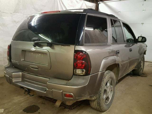 1GNDT13S682232895 - 2008 CHEVROLET TRAILBLAZE GRAY photo 4