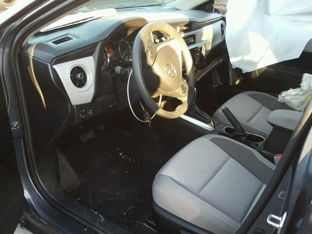 5YFBPRHE9HP659043 - 2017 TOYOTA COROLLA LE 灰色 照片 5