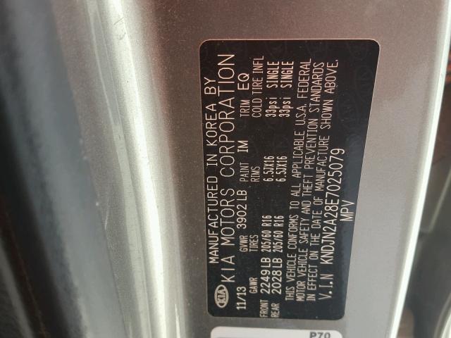 KNDJN2A28E7025079 - 2014 KIA SOUL GRAY photo 10