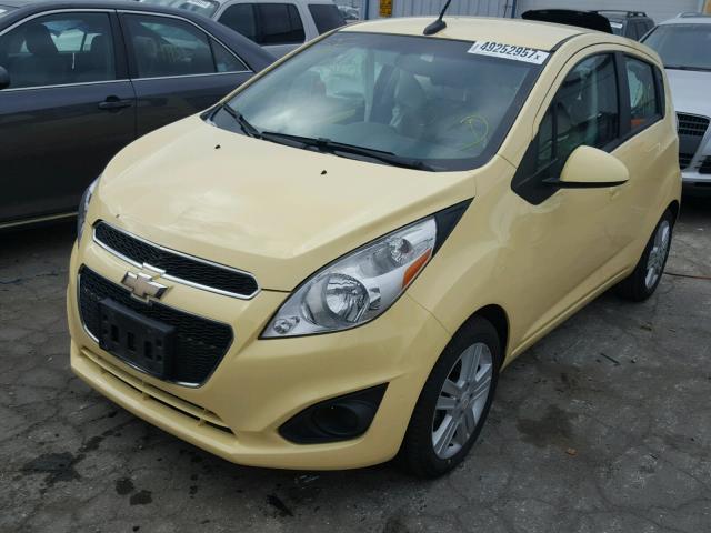 KL8CD6S95DC576986 - 2013 CHEVROLET SPARK 1LT Желтый фото 2