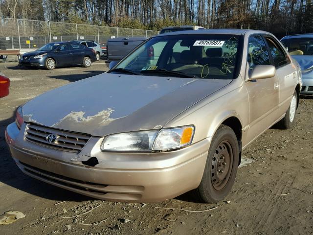 4T1BG22K3WU186337 - 1998 TOYOTA CAMRY CE TAN photo 2