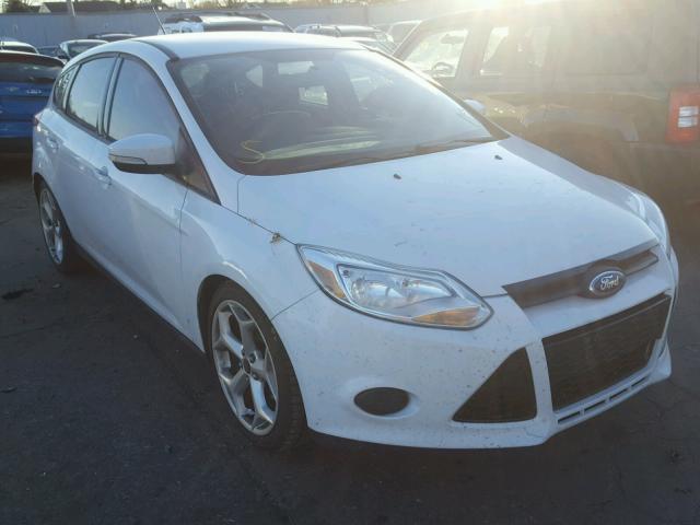 1FADP3K25DL109335 - 2013 FORD FOCUS SE WHITE photo 1