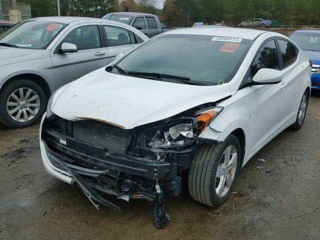 5NPDH4AE4DH448553 - 2013 HYUNDAI ELANTRA GL WHITE photo 2