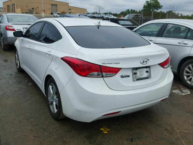 5NPDH4AE4DH448553 - 2013 HYUNDAI ELANTRA GL WHITE photo 3