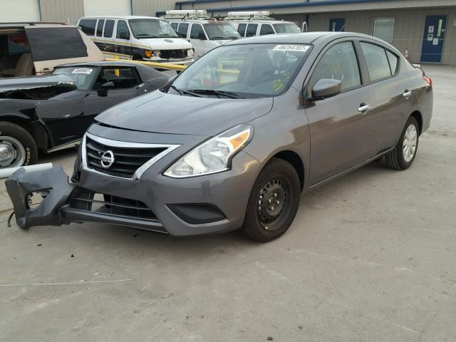 3N1CN7AP1HL896670 - 2017 NISSAN VERSA S GRAY photo 2