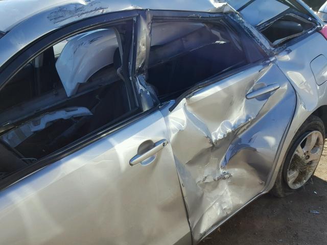 2T1KR32E23C098483 - 2003 TOYOTA MATRIX SILVER photo 9