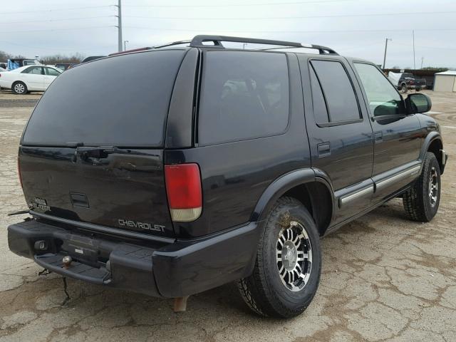 1GNCS13W912230808 - 2001 CHEVROLET BLAZER BLACK photo 4