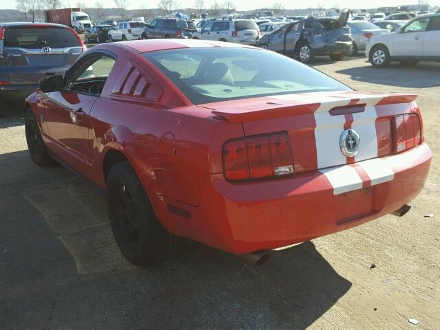 1ZVHT80NX95111138 - 2009 FORD MUSTANG RED photo 3