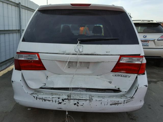 5FNRL38425B403798 - 2005 HONDA ODYSSEY EX WHITE photo 9