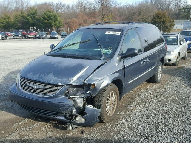 2C8GP64L72R646421 - 2002 CHRYSLER TOWN & COU BLUE photo 2