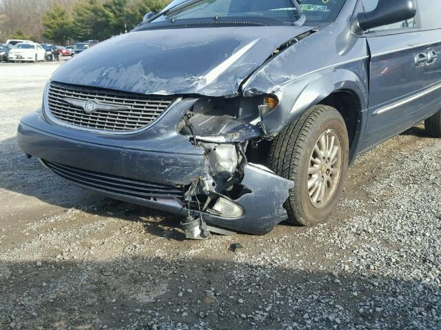 2C8GP64L72R646421 - 2002 CHRYSLER TOWN & COU BLUE photo 9