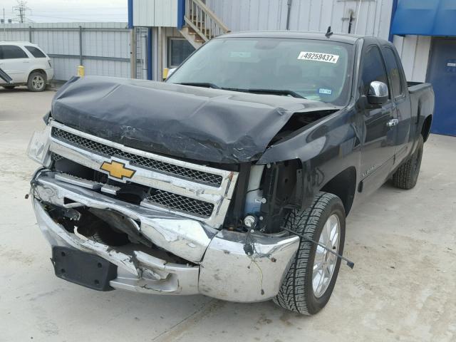 1GCRCSEA2DZ275625 - 2013 CHEVROLET SILVERADO BLACK photo 2