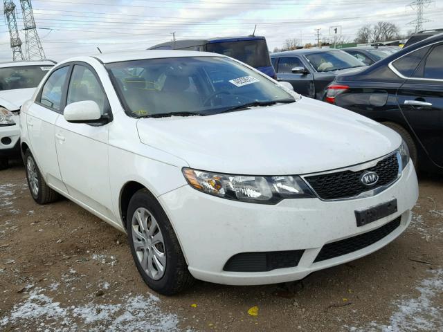 KNAFT4A24B5402423 - 2011 KIA FORTE LX WHITE photo 1