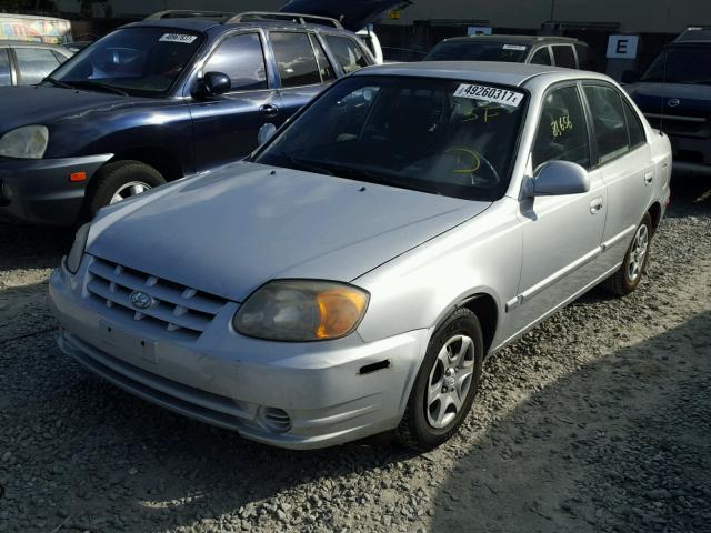 KMHCG45C45U669337 - 2005 HYUNDAI ACCENT GL SILVER photo 2