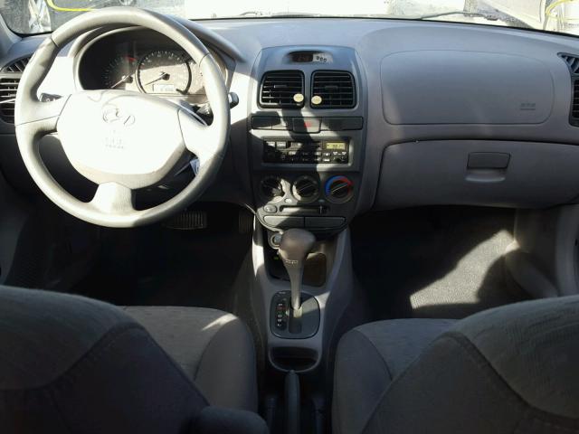 KMHCG45C45U669337 - 2005 HYUNDAI ACCENT GL SILVER photo 9