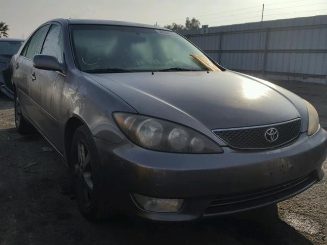 JTDBA30K460026456 - 2006 TOYOTA CAMRY SE GRAY photo 1