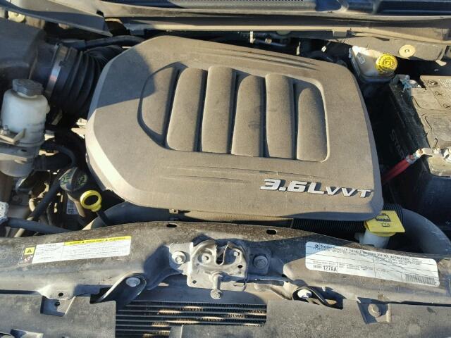 2D4RN5DG2BR688687 - 2011 DODGE GRAND CARA SILVER photo 7