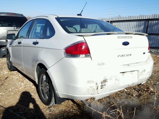 1FAHP3FN1AW127251 - 2010 FORD FOCUS SE WHITE photo 3