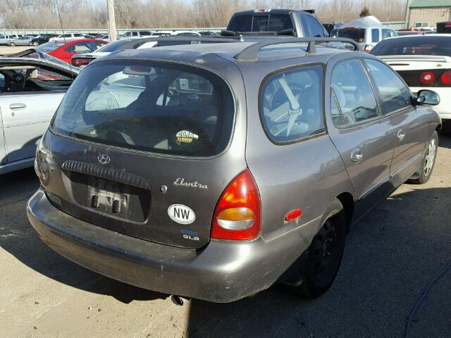 KMHJW35F5YU176432 - 2000 HYUNDAI ELANTRA GL GRAY photo 4