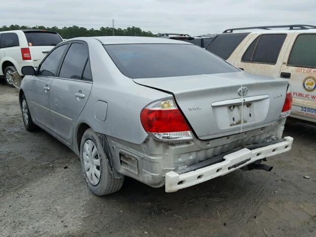 4T1BE32K05U054758 - 2005 TOYOTA CAMRY LE SILVER photo 3