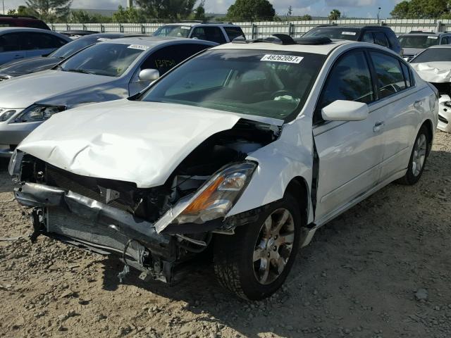 1N4AL21E59N405746 - 2009 NISSAN ALTIMA 2.5 WHITE photo 2