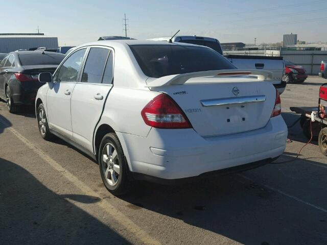 3N1BC11E18L405639 - 2008 NISSAN VERSA S WHITE photo 3