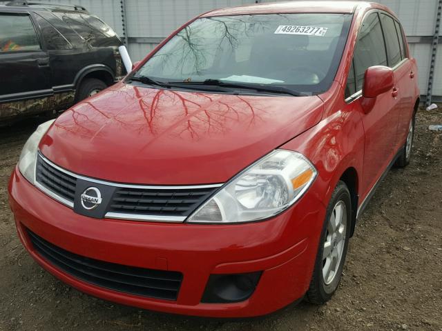 3N1BC13E38L365254 - 2008 NISSAN VERSA S RED photo 2