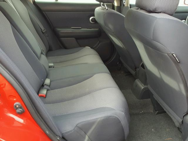 3N1BC13E38L365254 - 2008 NISSAN VERSA S RED photo 6