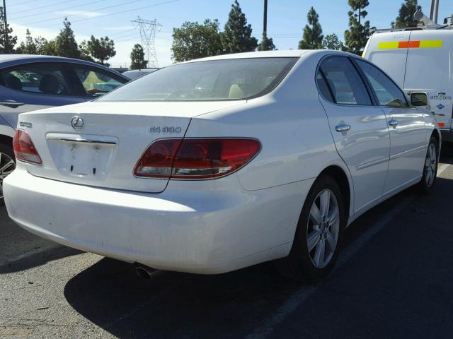 JTHBA30G155077005 - 2005 LEXUS ES 330 WHITE photo 4