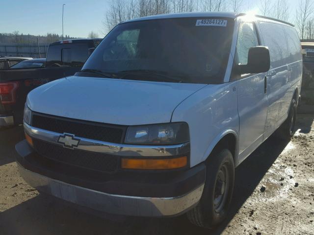 1GCGG25C791120684 - 2009 CHEVROLET EXPRESS G2 WHITE photo 2