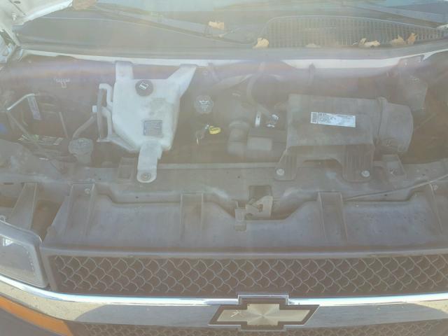 1GCGG25C791120684 - 2009 CHEVROLET EXPRESS G2 WHITE photo 7