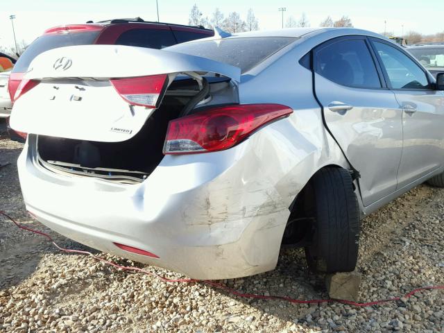 KMHDH4AE0DU565273 - 2013 HYUNDAI ELANTRA GL SILVER photo 9