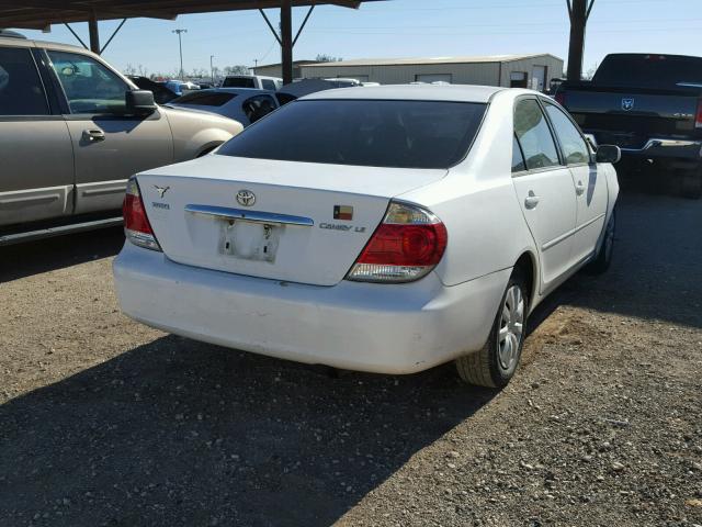 4T1BE32K35U637762 - 2005 TOYOTA CAMRY LE WHITE photo 4